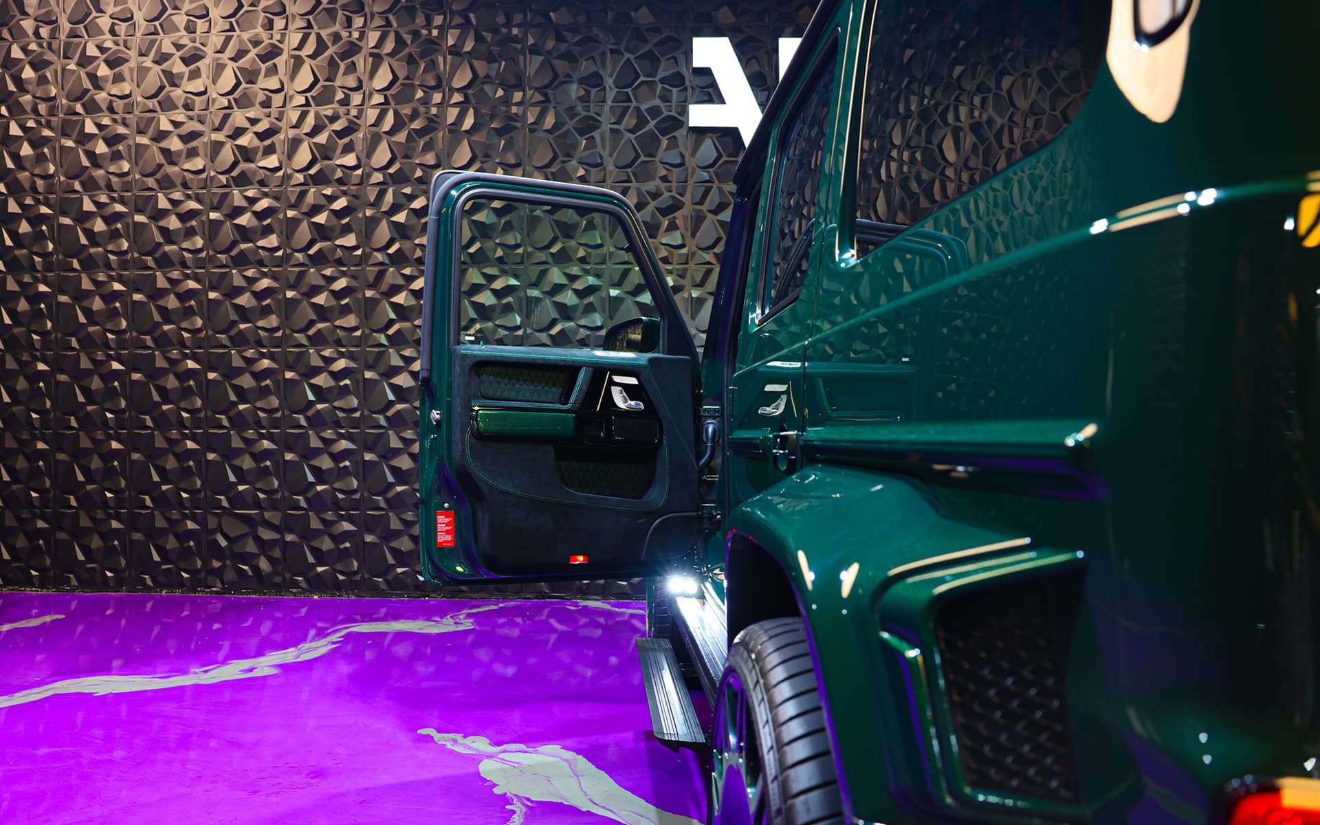 2026 Brabus Mercedes-AMG G 63 Dark Green & Dark / Green 15