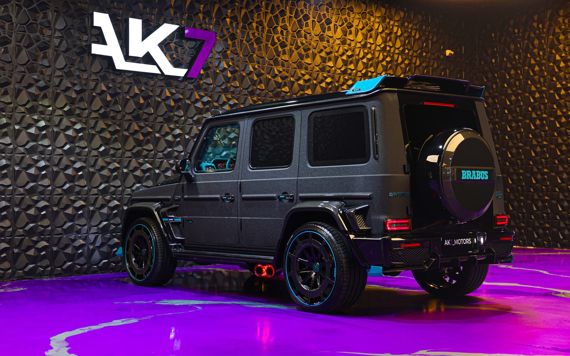 2022 Brabus 900 Rocket Edition Black & Tiffany 7