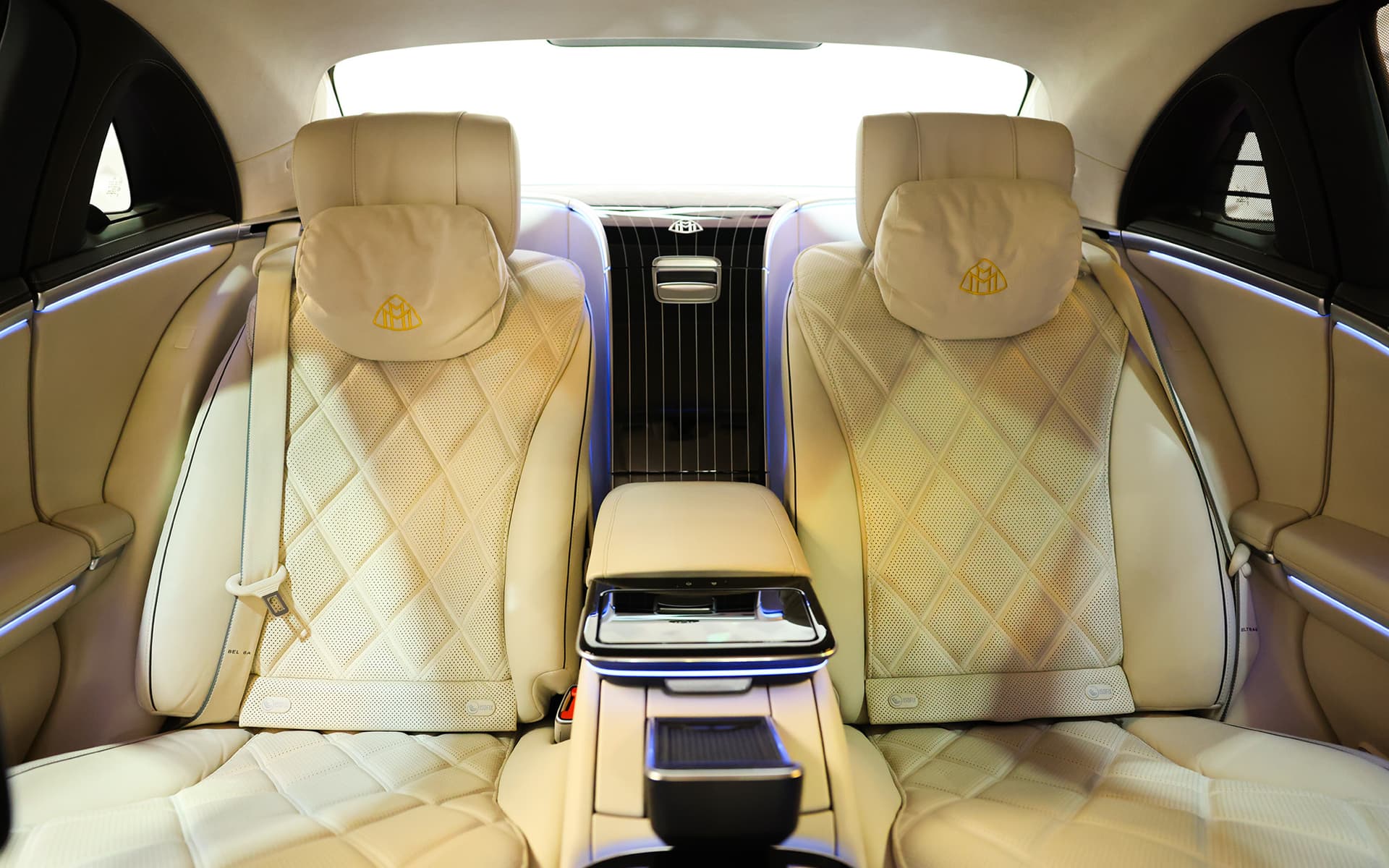 2024 Mercedes-Maybach S680 Black & Light Gold 15
