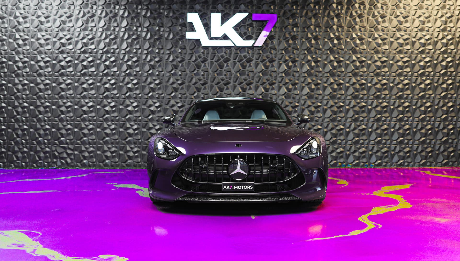 2025 Mercedes-Benz GT 63 Obsidian Black & Grey / White 2