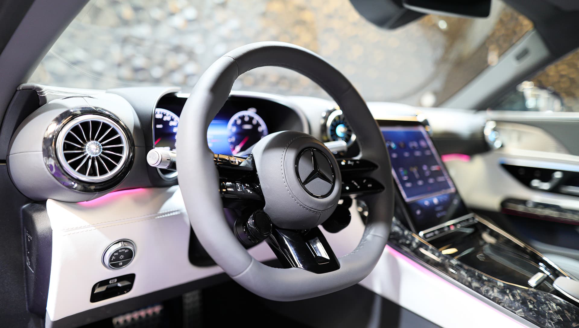 2025 Mercedes-Benz GT 63 Obsidian Black & Grey / White 12