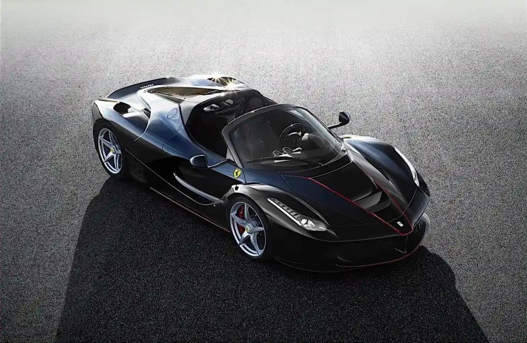 qa-568355f9-laferrari-aperta