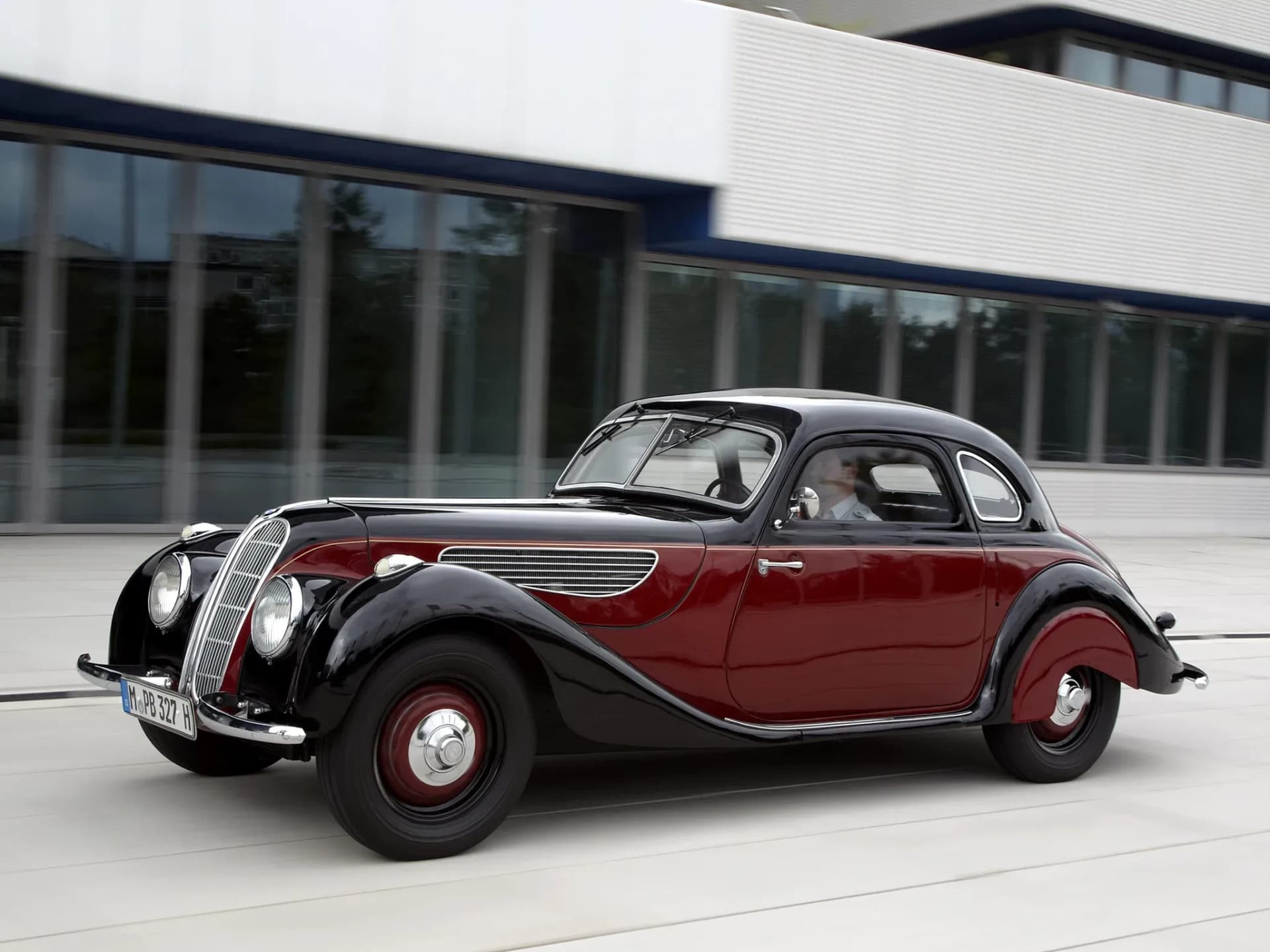 BMW-327