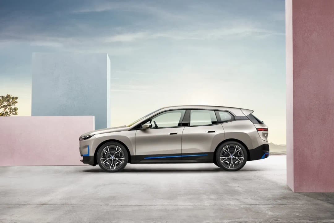 BMW-iX-2021