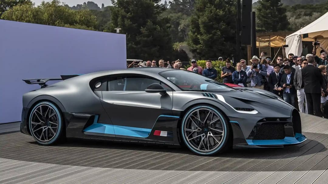 BUGATTI-Divo