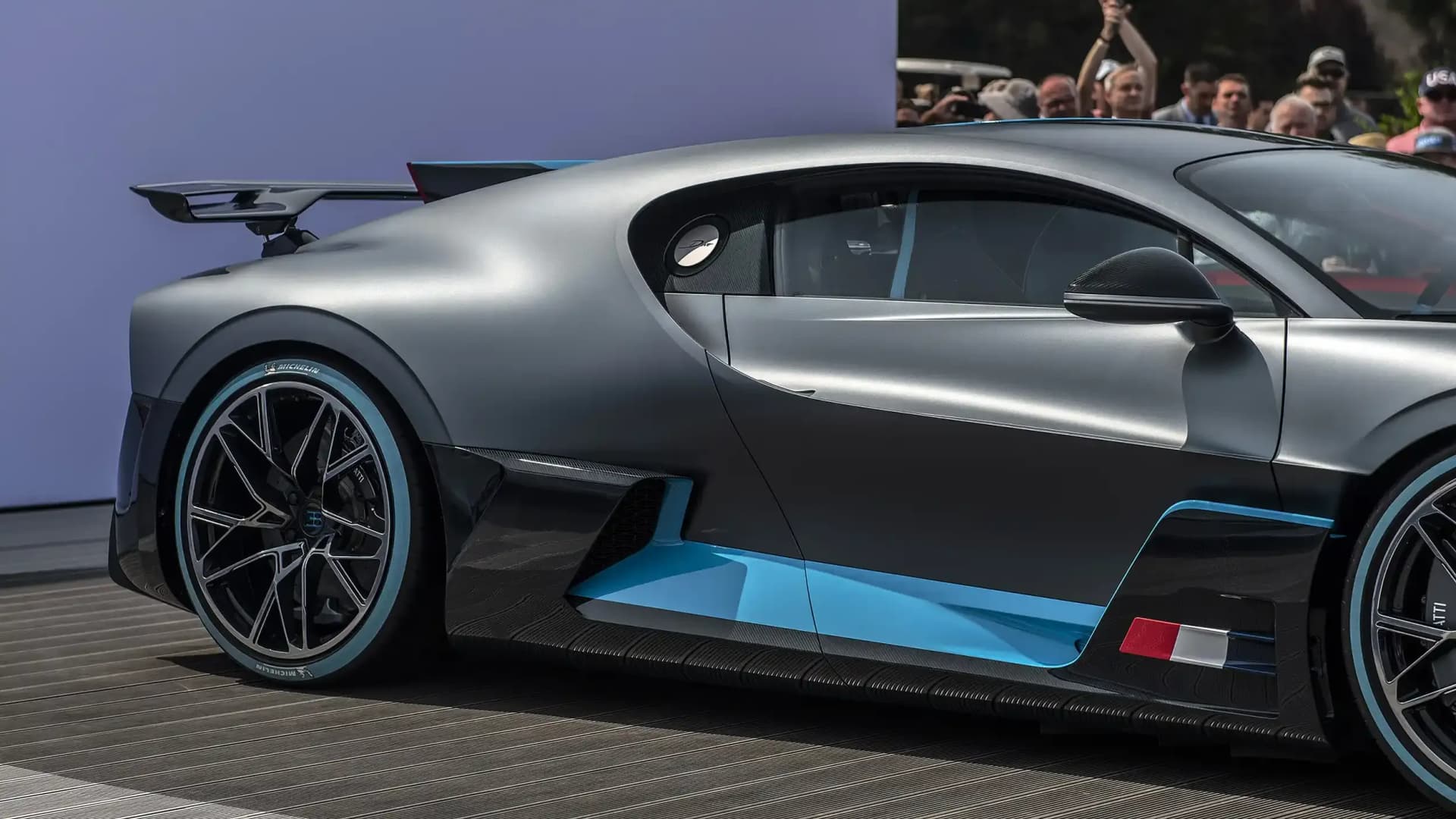 BUGATTI-Divo