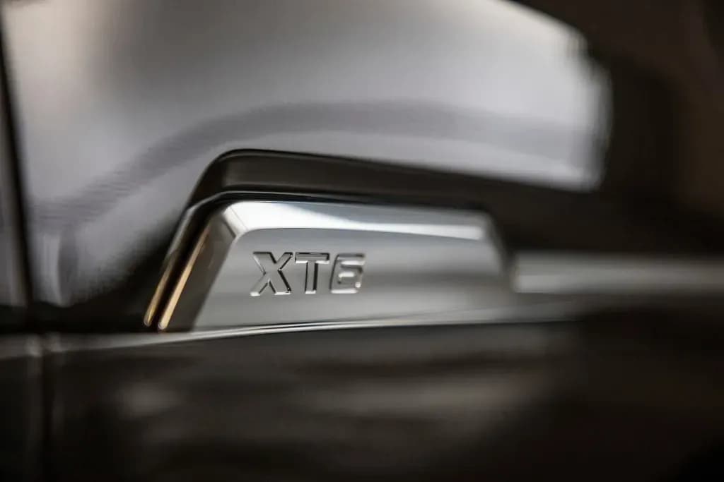 cadillac-cadillac-xt6