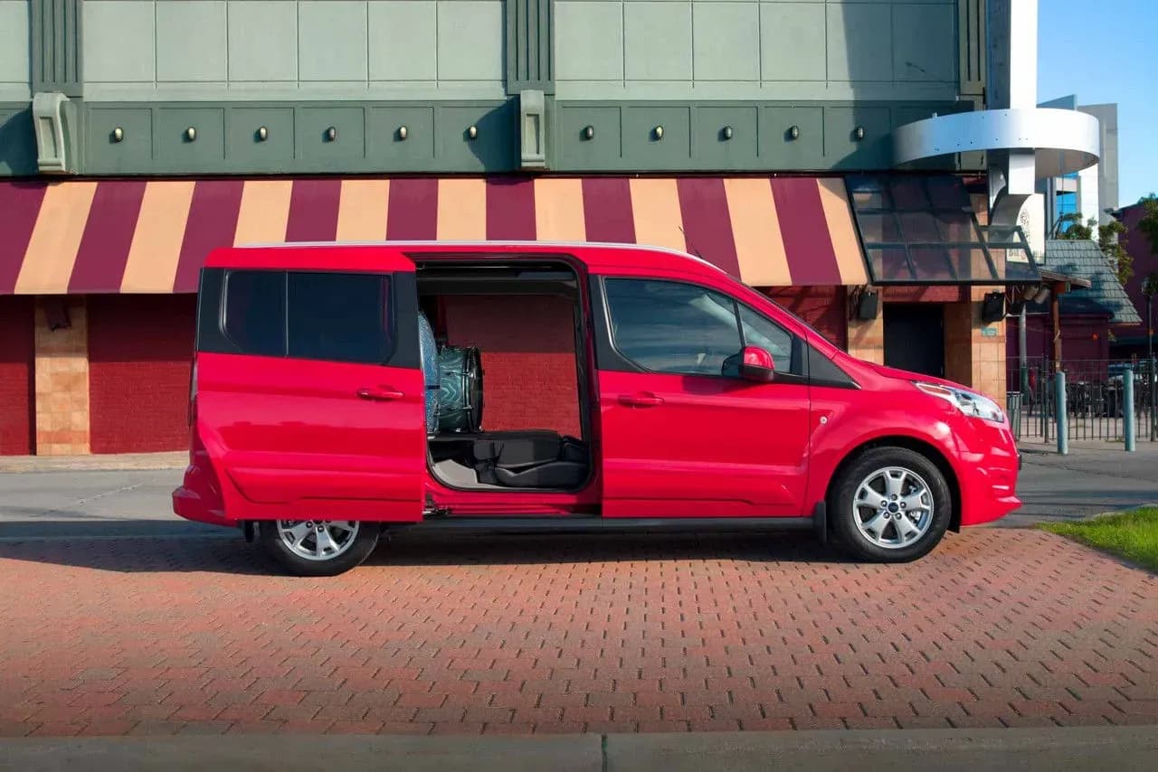FORD-Tourneo