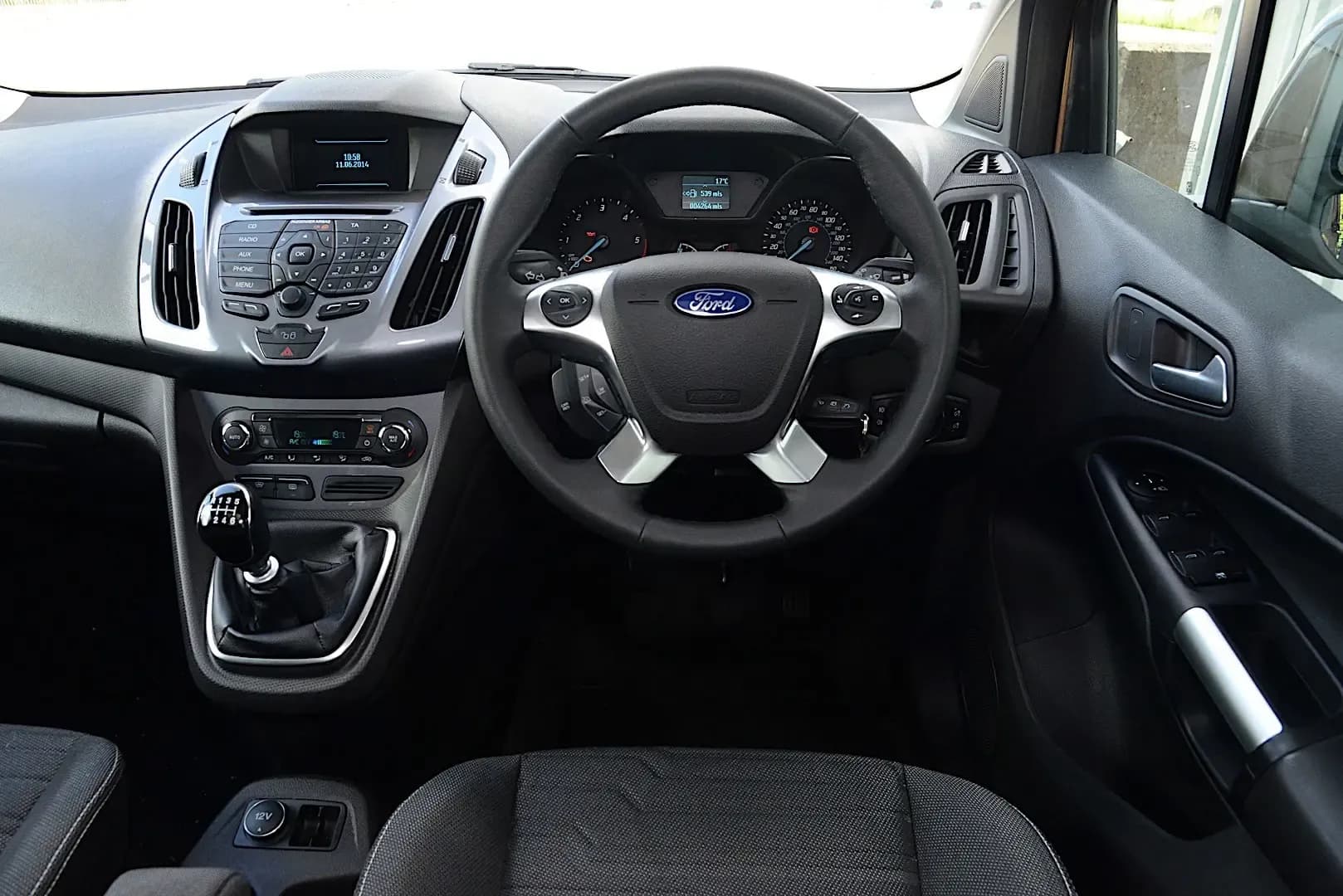 FORD-Tourneo