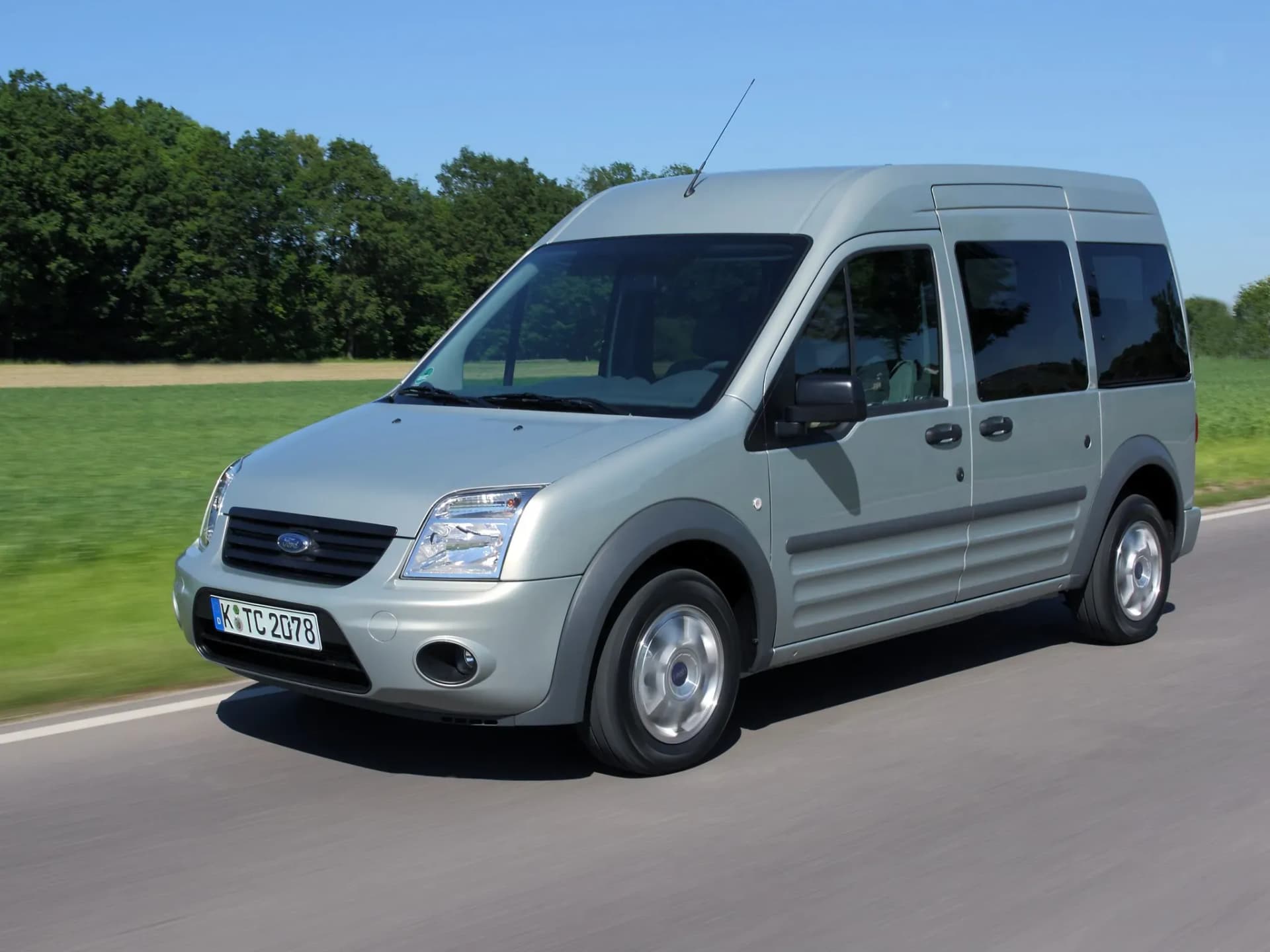 FORD-Tourneo