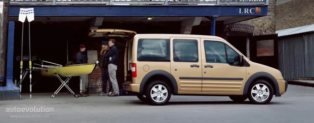 FORD-Tourneo