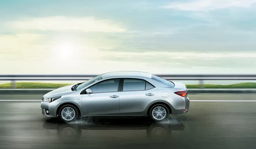 TOYOTA-Corolla