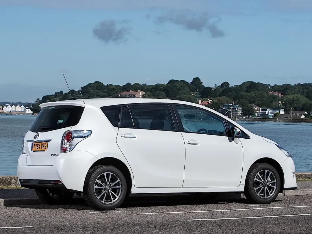 TOYOTA-Verso-2013