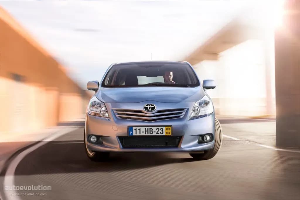 TOYOTA-Verso