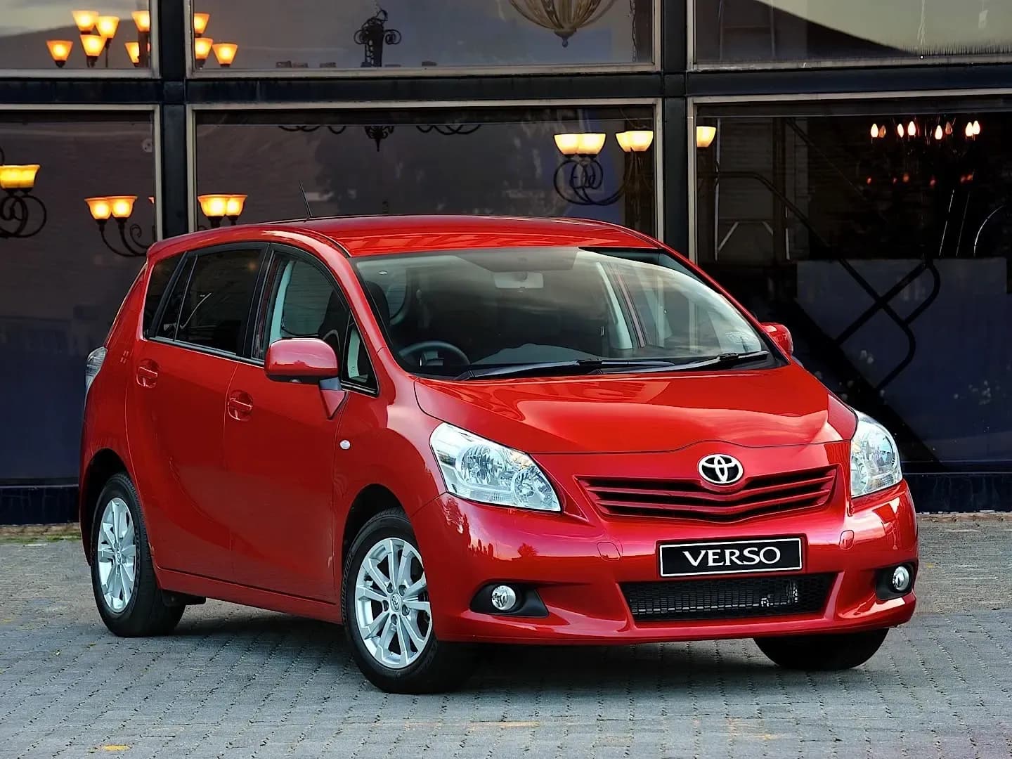 TOYOTA-Verso