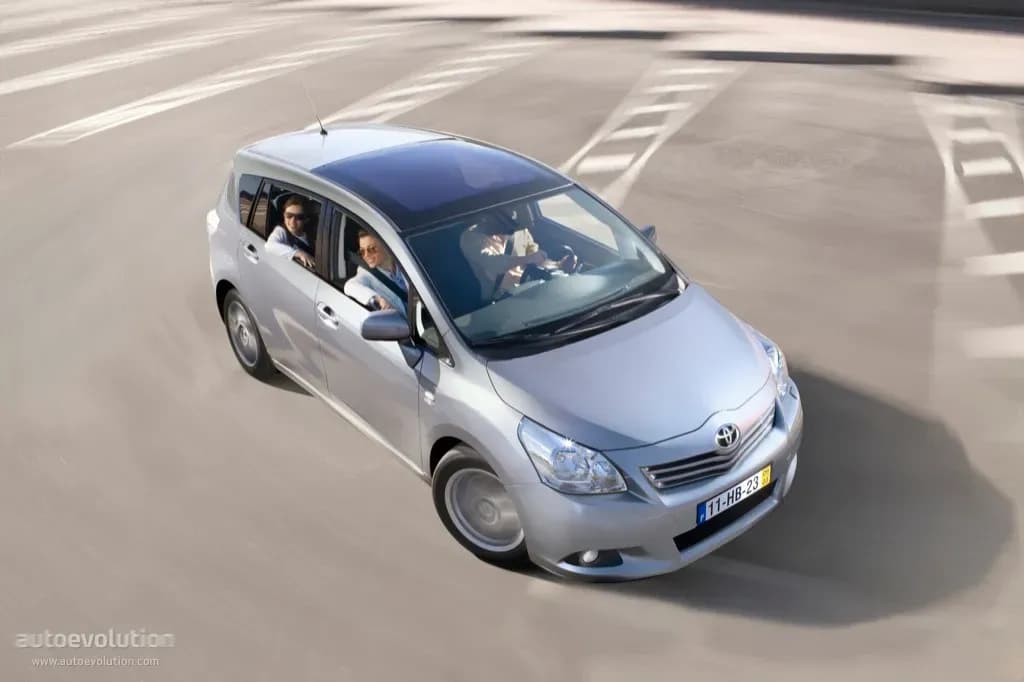 TOYOTA-Verso