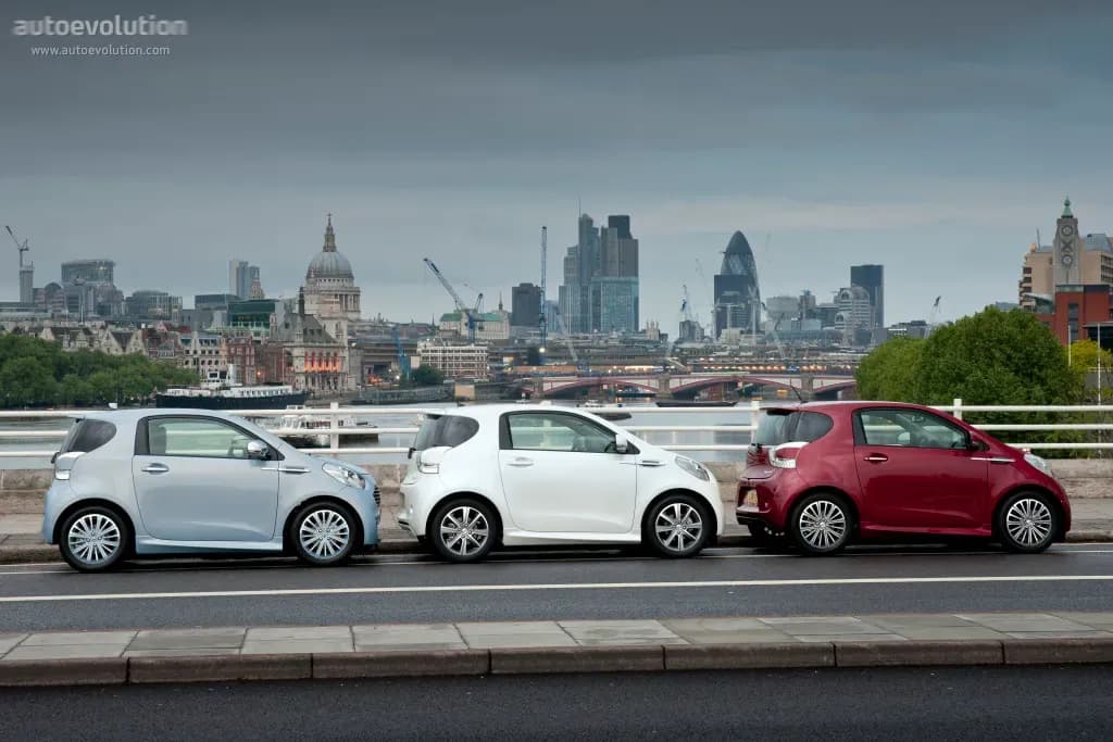 ASTON-MARTIN-Cygnet