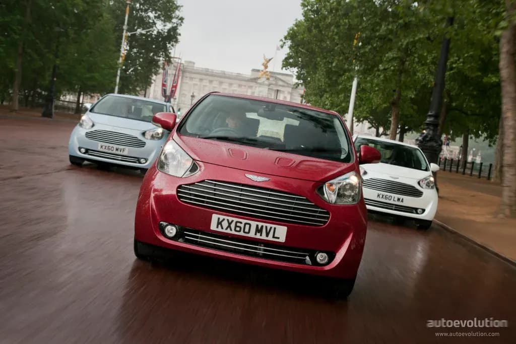 ASTON-MARTIN-Cygnet