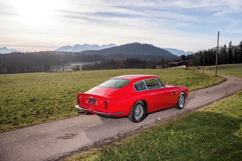 ASTON-MARTIN-DB6