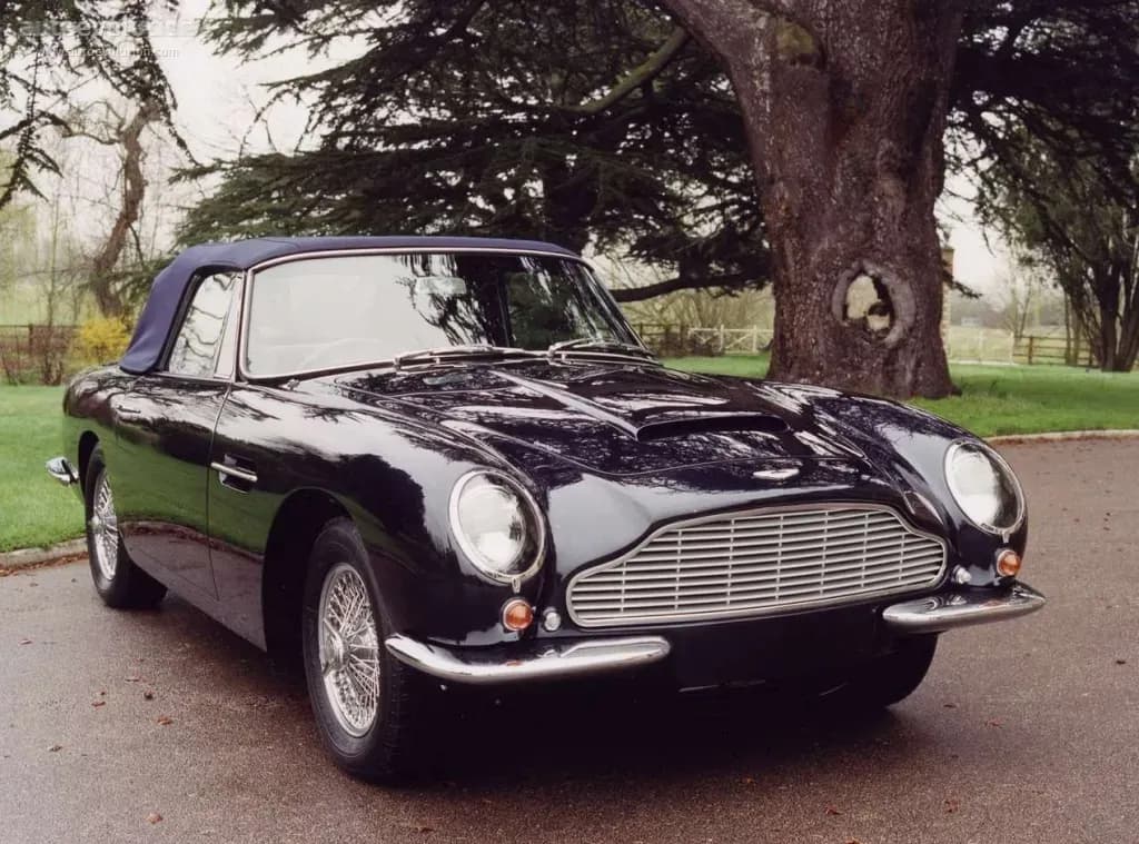 ASTON-MARTIN-DB6-Volante