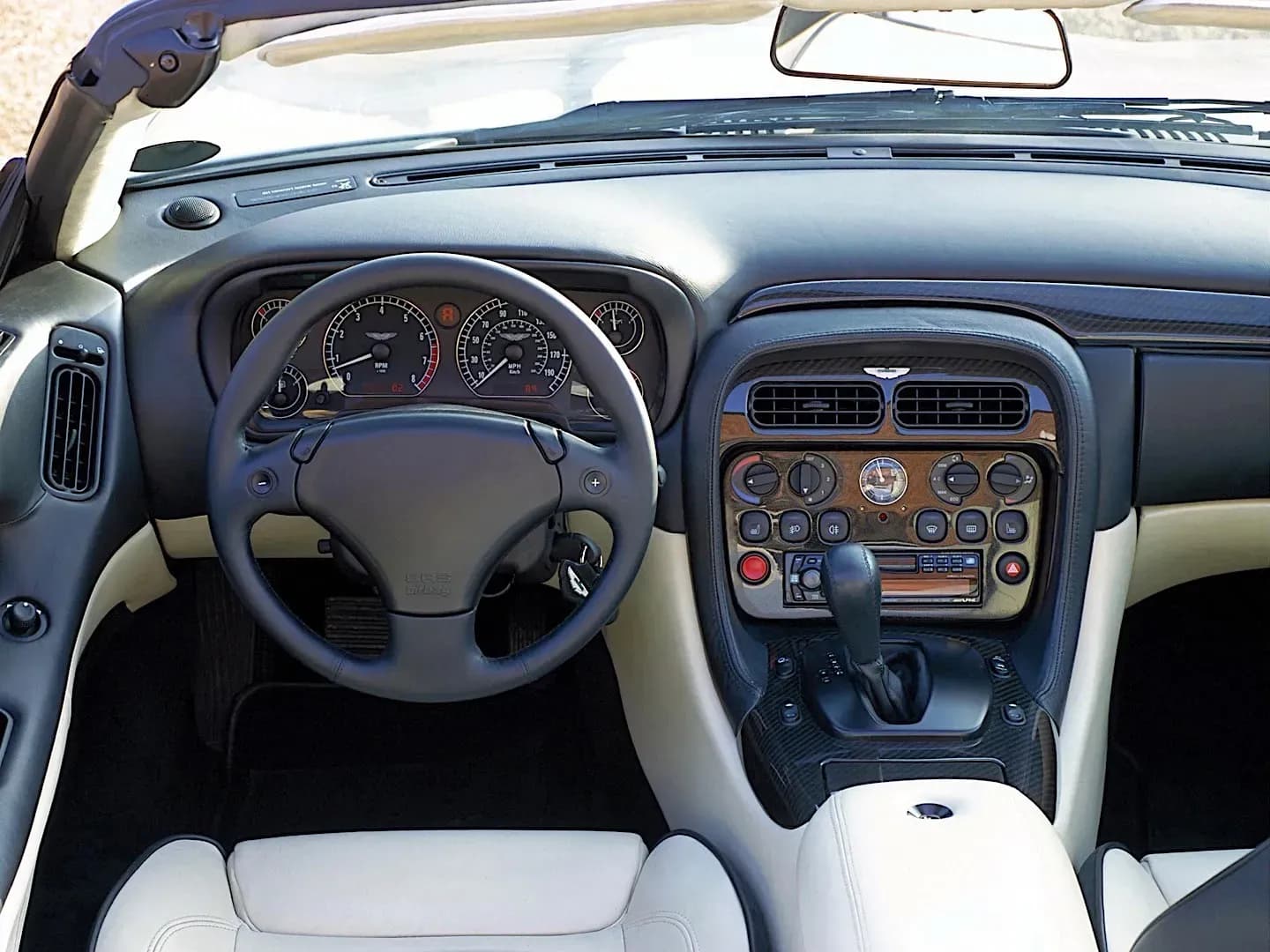 ASTON-MARTIN-DB7-Volante