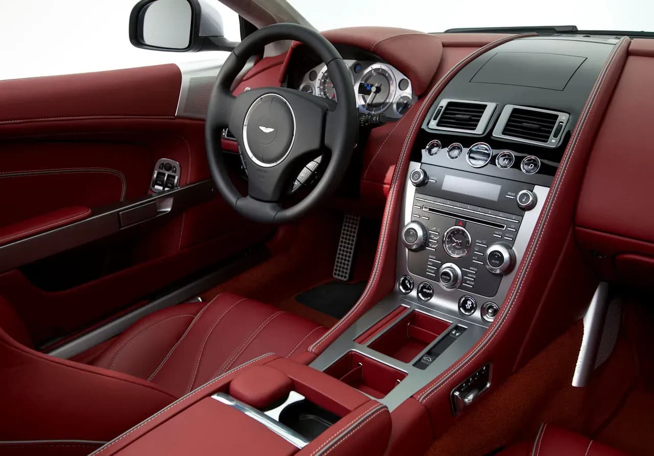 ASTON-MARTIN-DB9