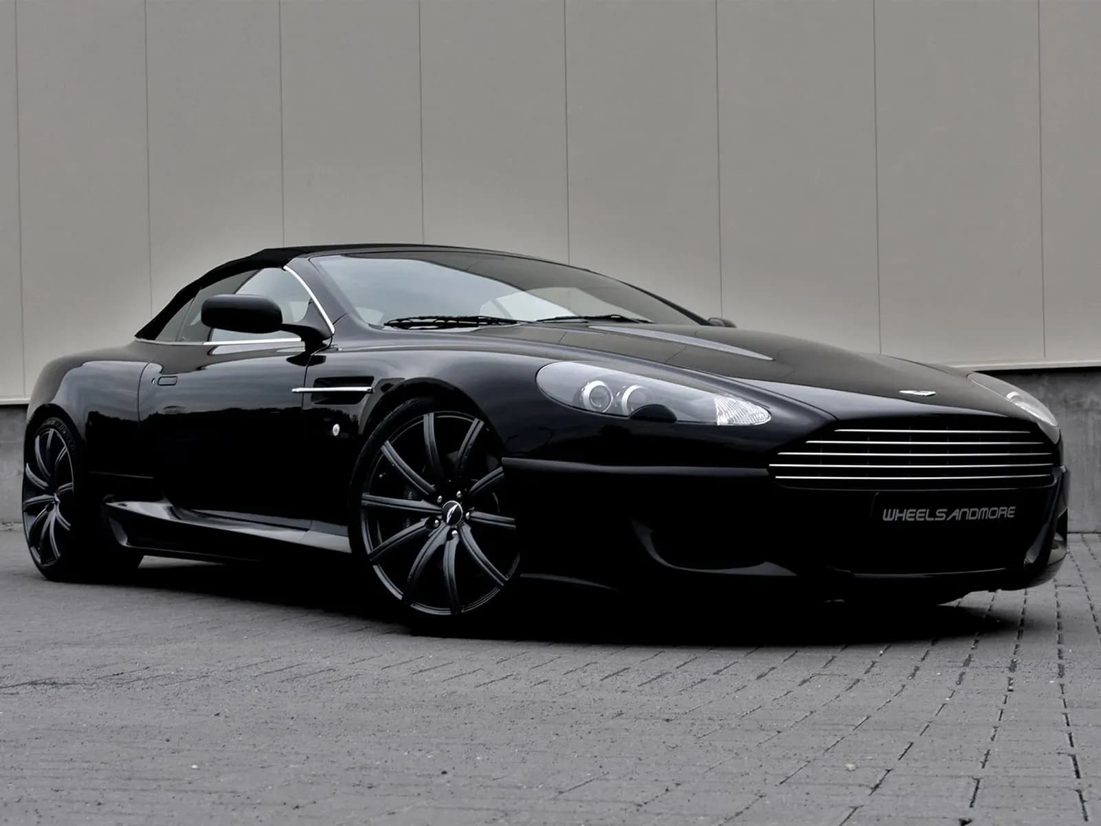 ASTON-MARTIN-DB9-Volante