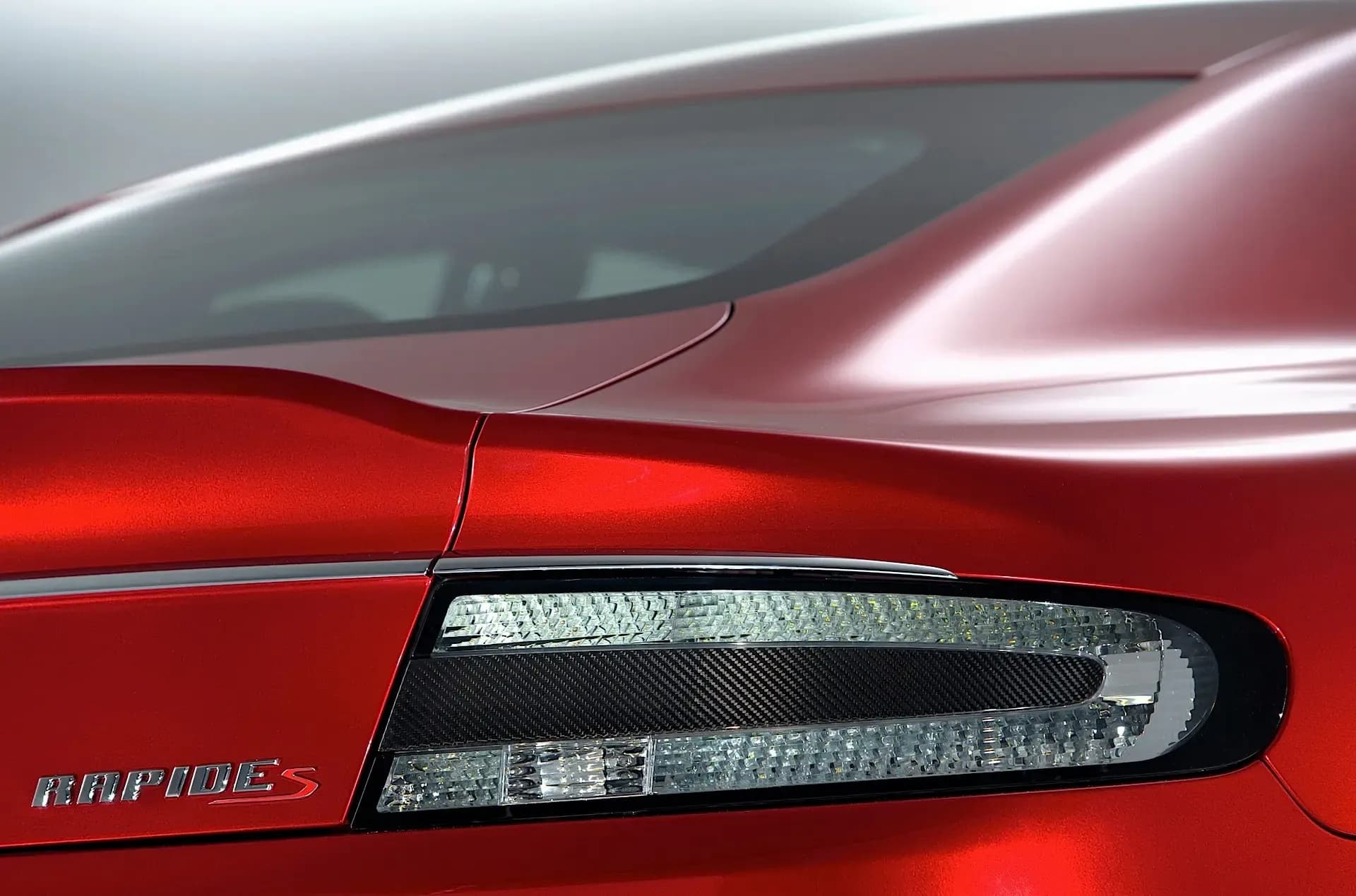ASTON-MARTIN-Rapide-S