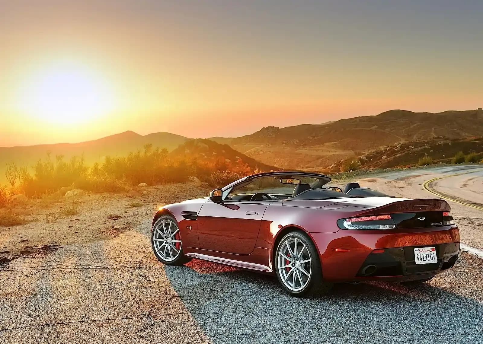 ASTON-MARTIN-V12-Vantage-S-Roadster