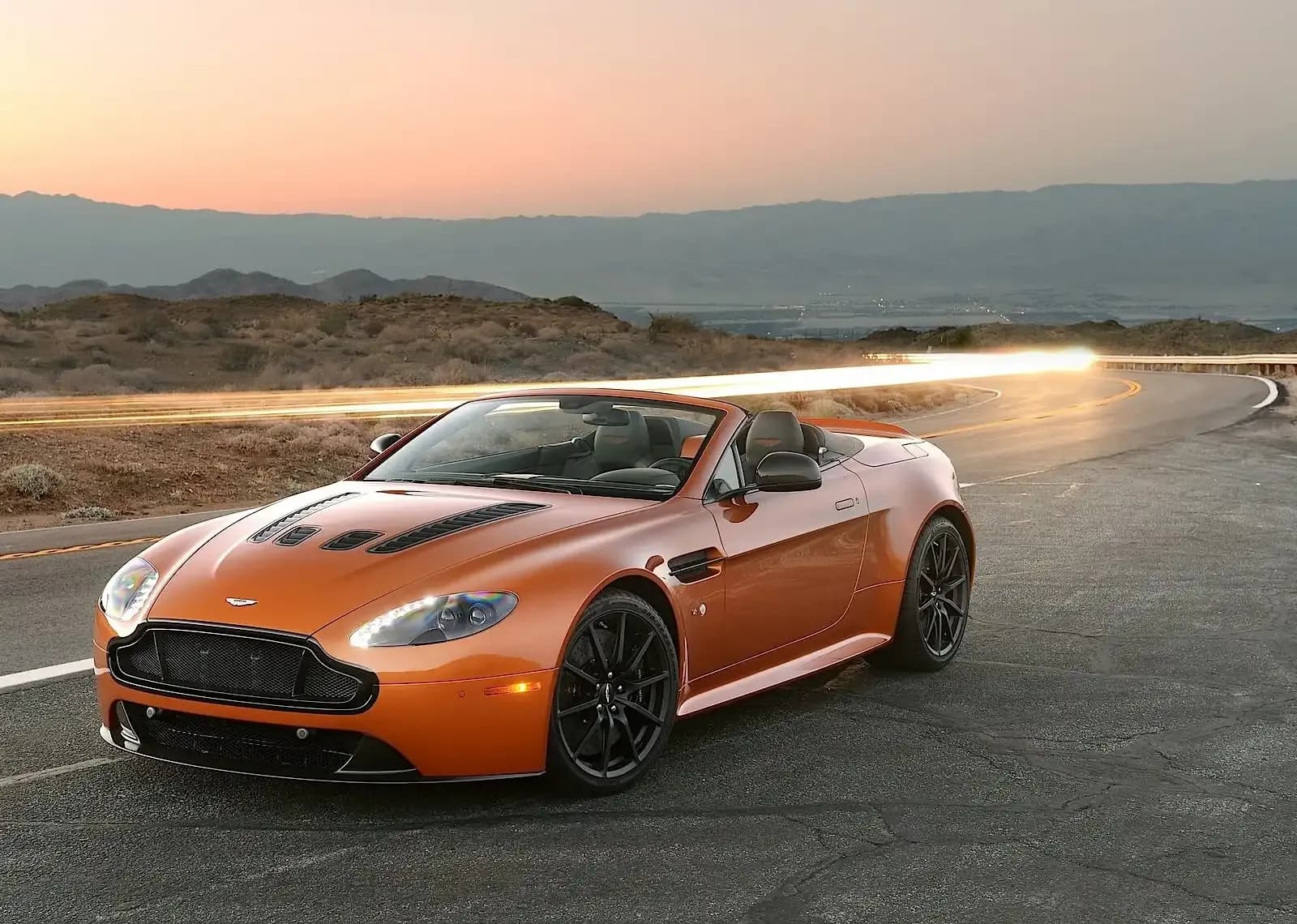 ASTON-MARTIN-V12-Vantage-S-Roadster