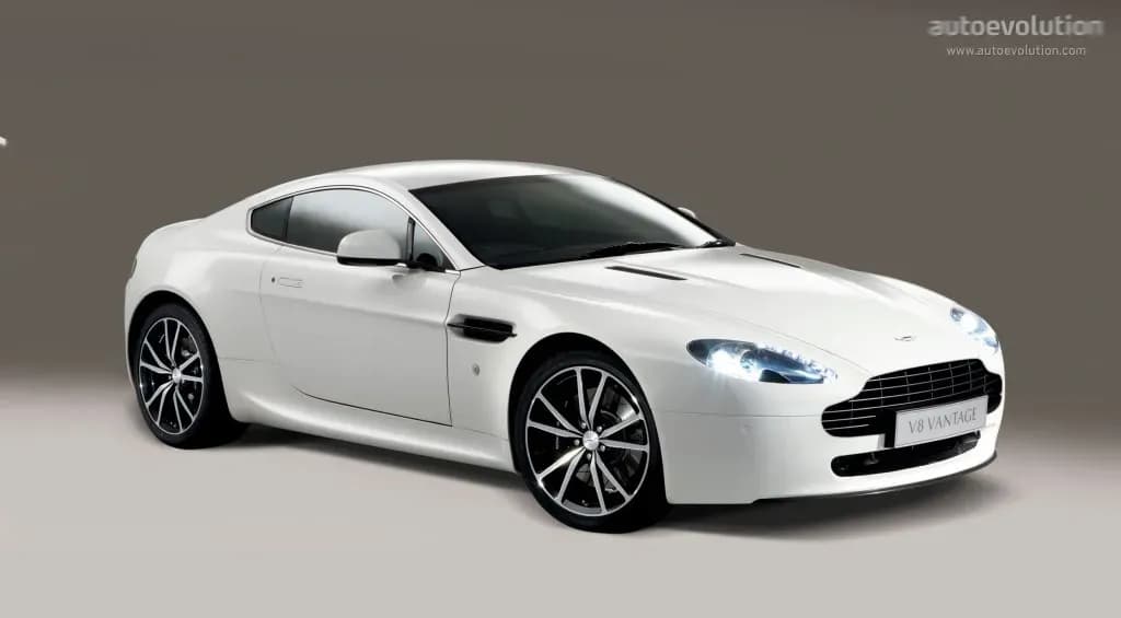 ASTON-MARTIN-V8-Vantage