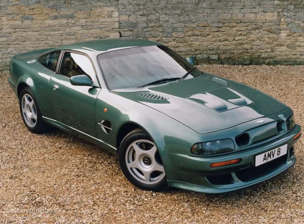 ASTON-MARTIN-V8-Vantage