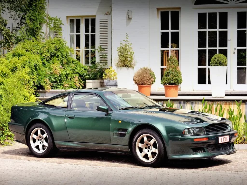 ASTON-MARTIN-V8-Vantage