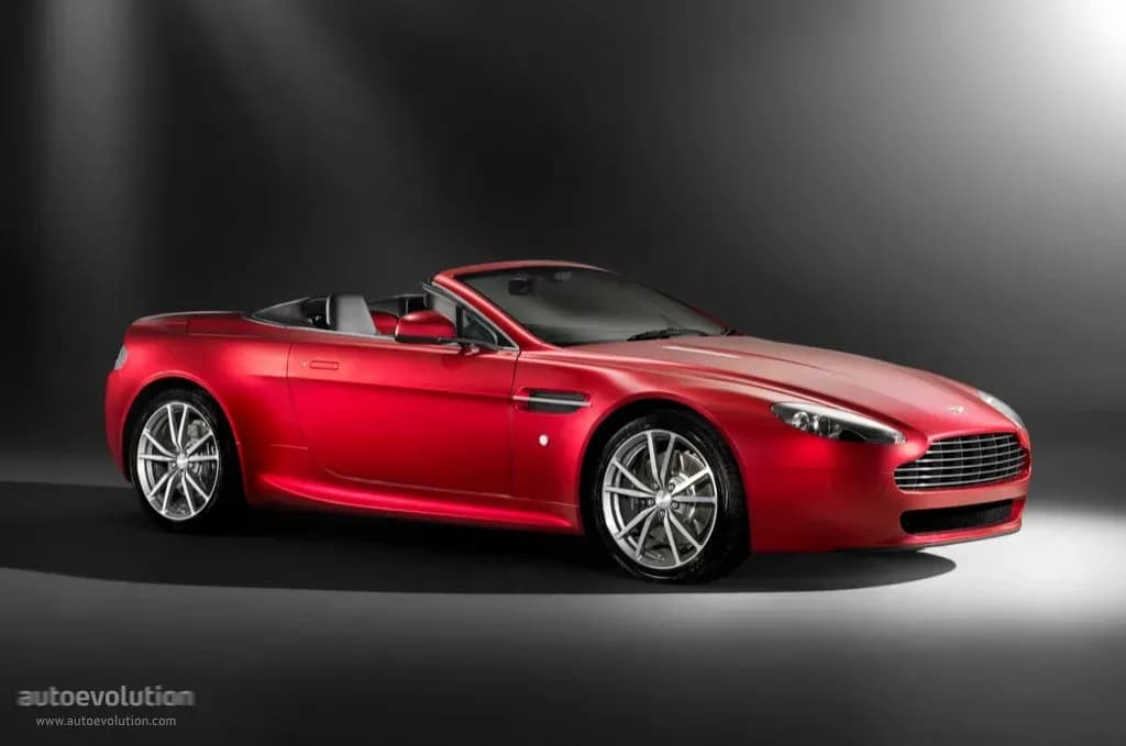 ASTON-MARTIN-V8-Volante