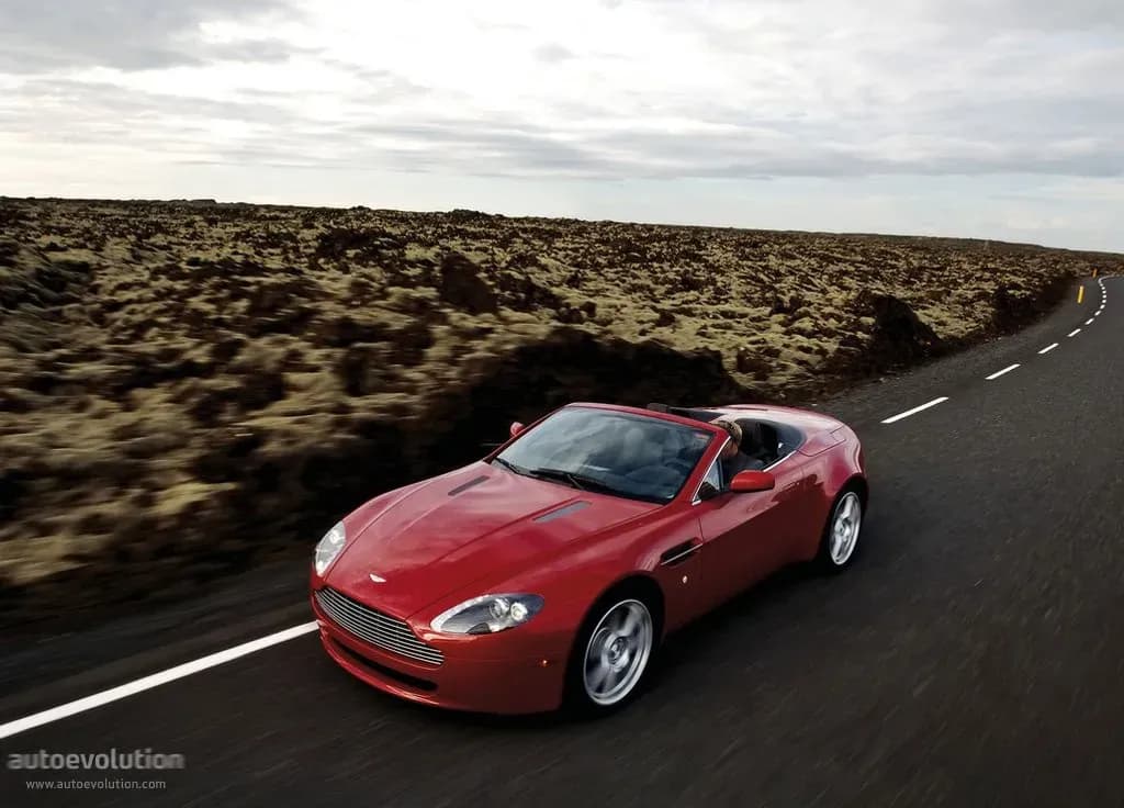 ASTON-MARTIN-V8-Volante