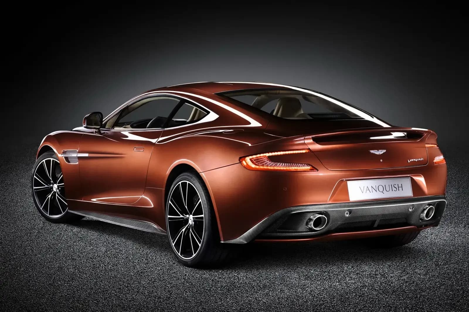 ASTON-MARTIN-Vanquish