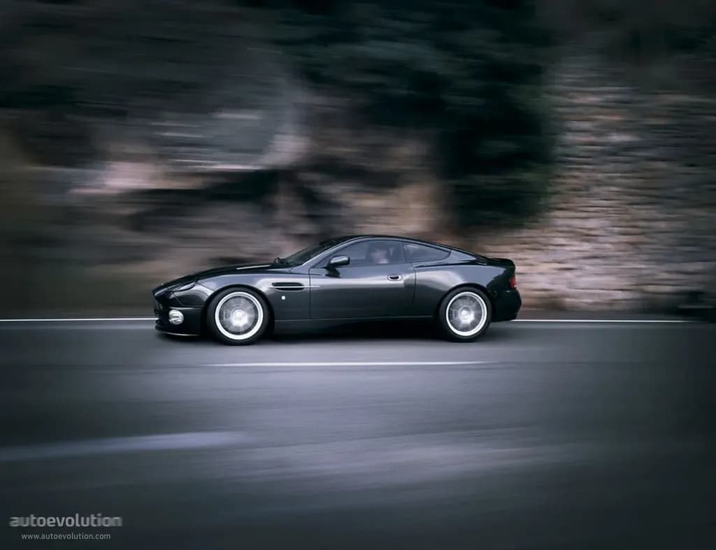 ASTON-MARTIN-Vanquish-S