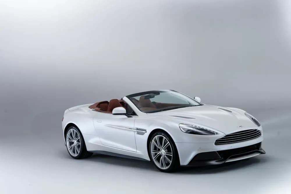 ASTON-MARTIN-Vanquish-Volante
