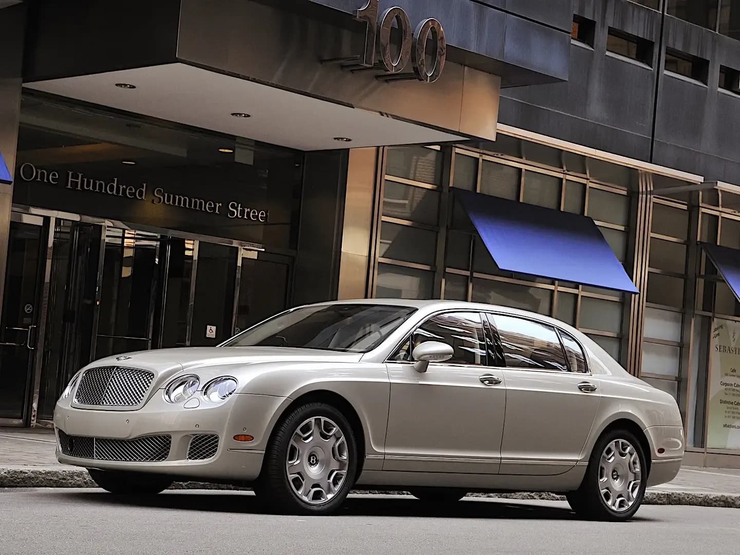 BENTLEY-Continental-Flying-Spur