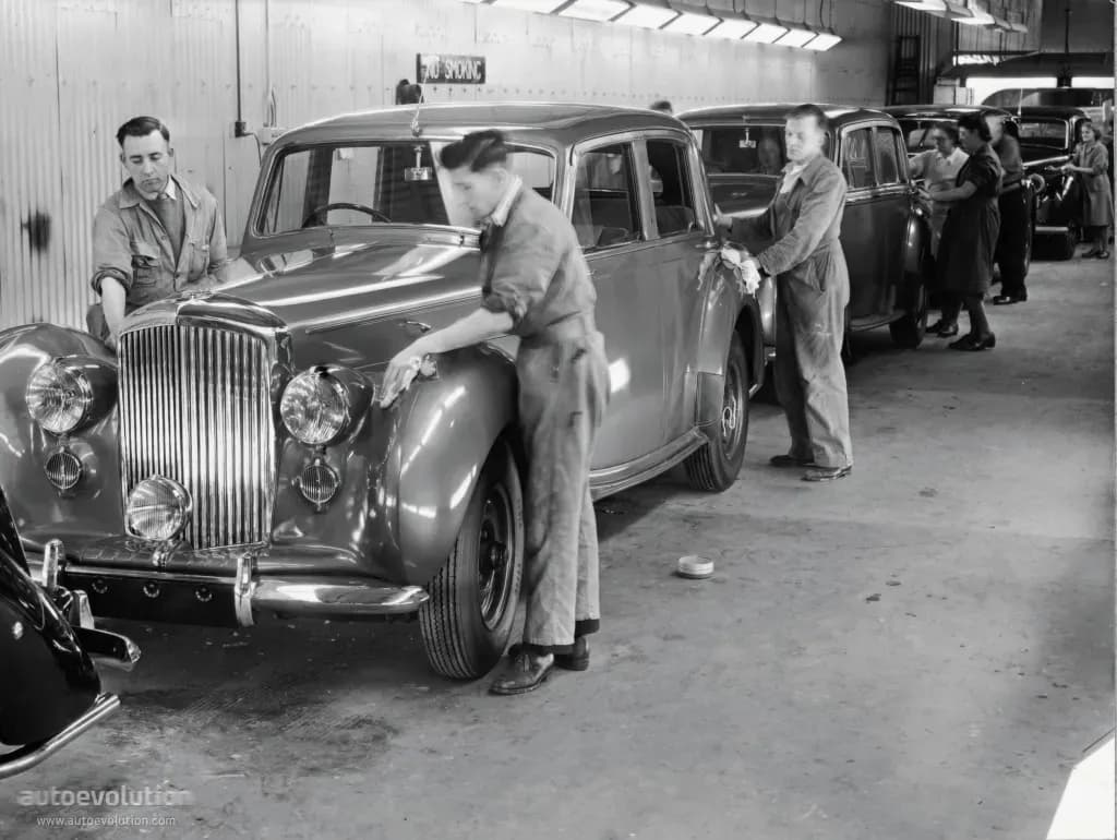 BENTLEY-Mk-VI-Saloon