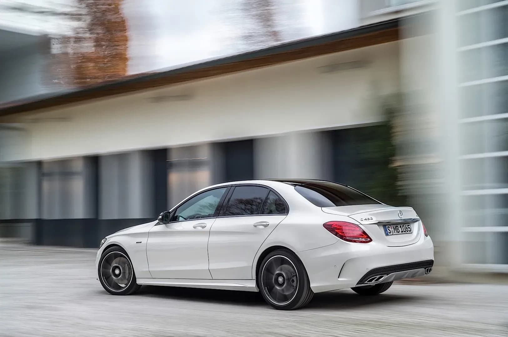 MERCEDES-BENZ-C-Klasse-AMG
