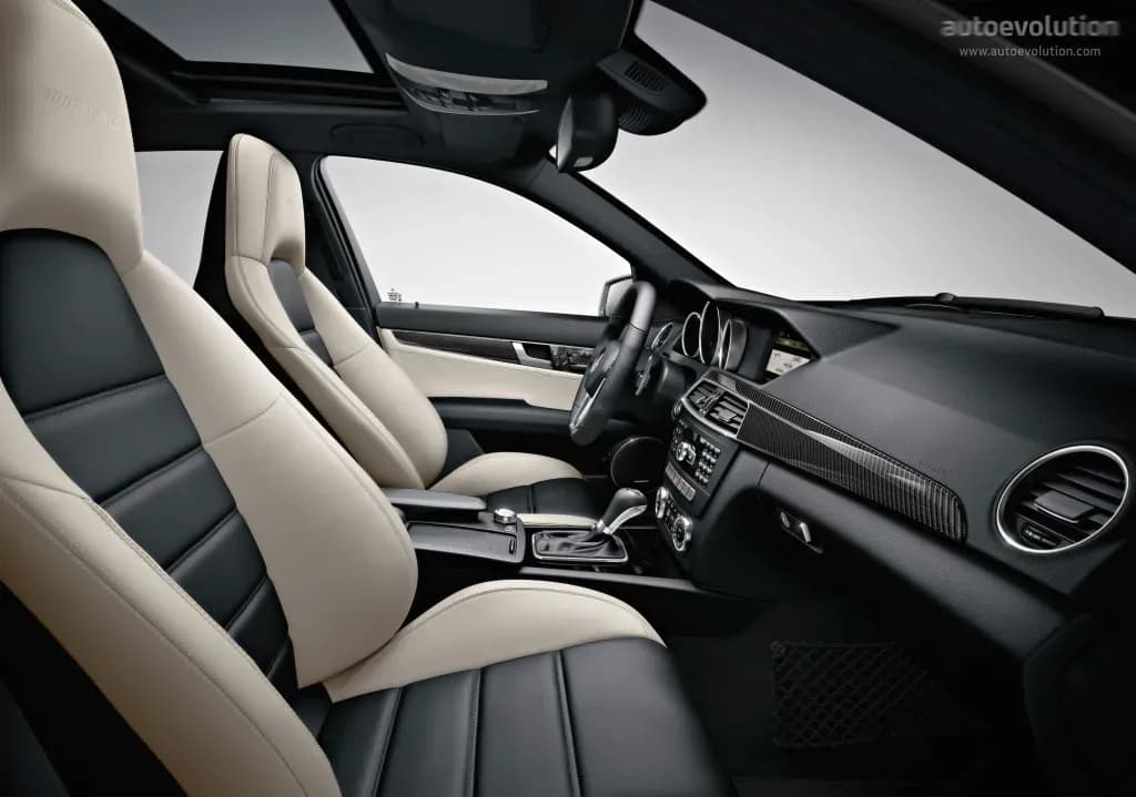 MERCEDES-BENZ-C-Klasse-AMG