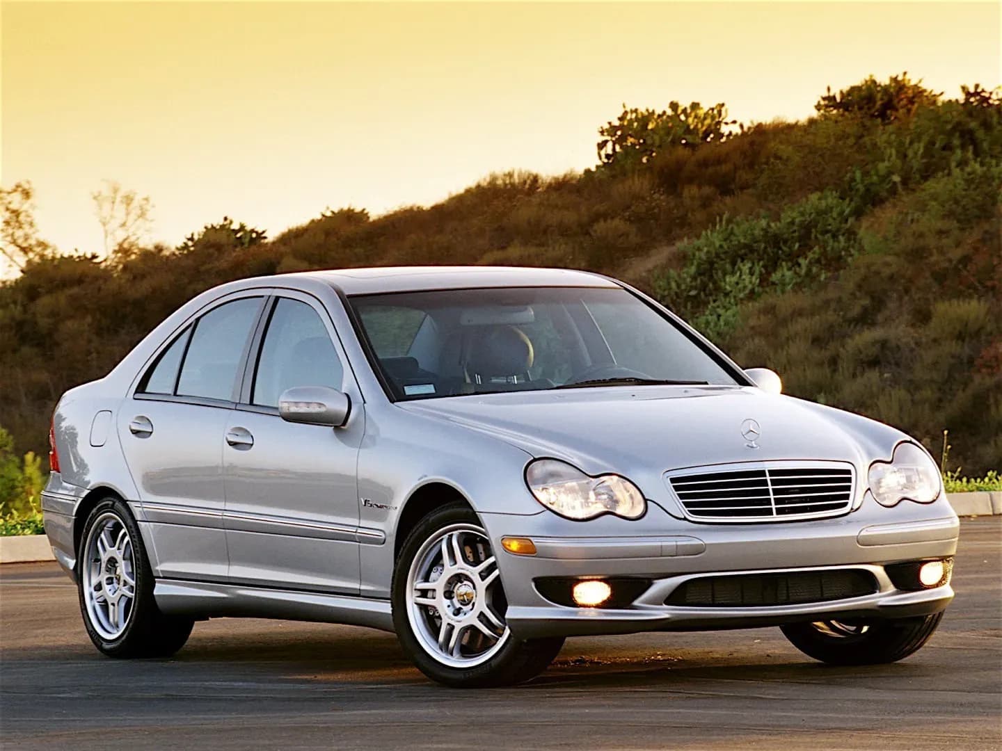 MERCEDES-BENZ-C-Klasse-AMG