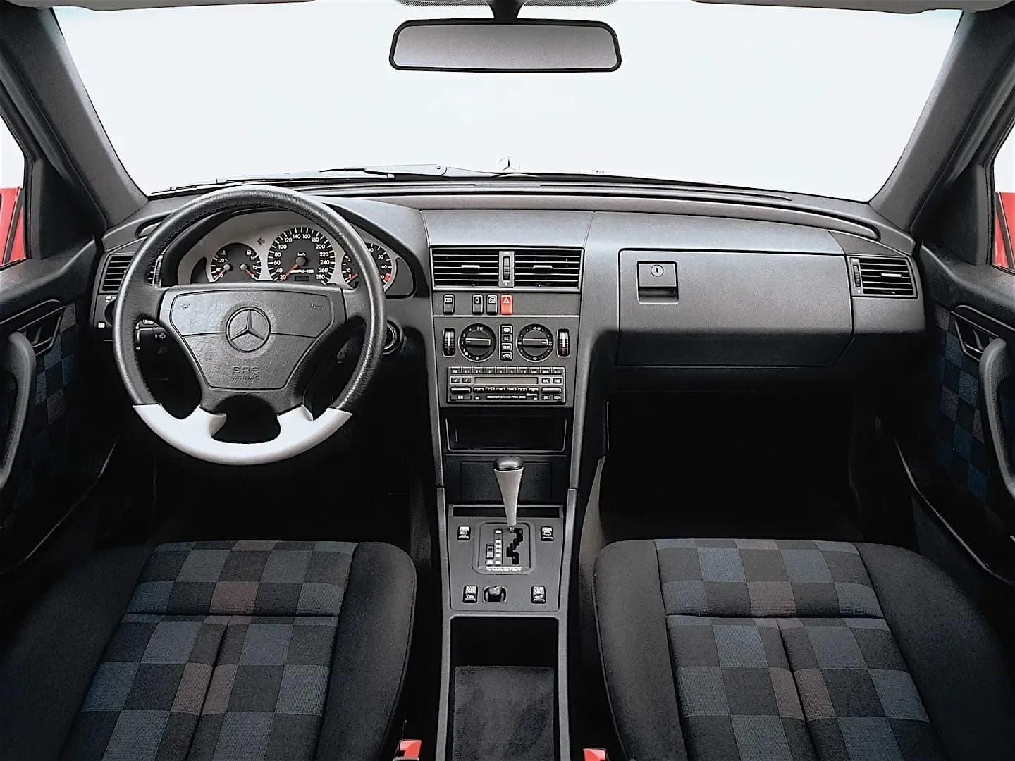 MERCEDES-BENZ-C-Klasse-AMG