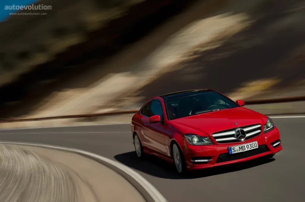 MERCEDES-BENZ-C-Klasse-Coupe