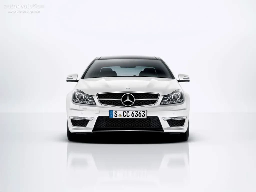 MERCEDES-BENZ-C-Klasse-Coupe-AMG