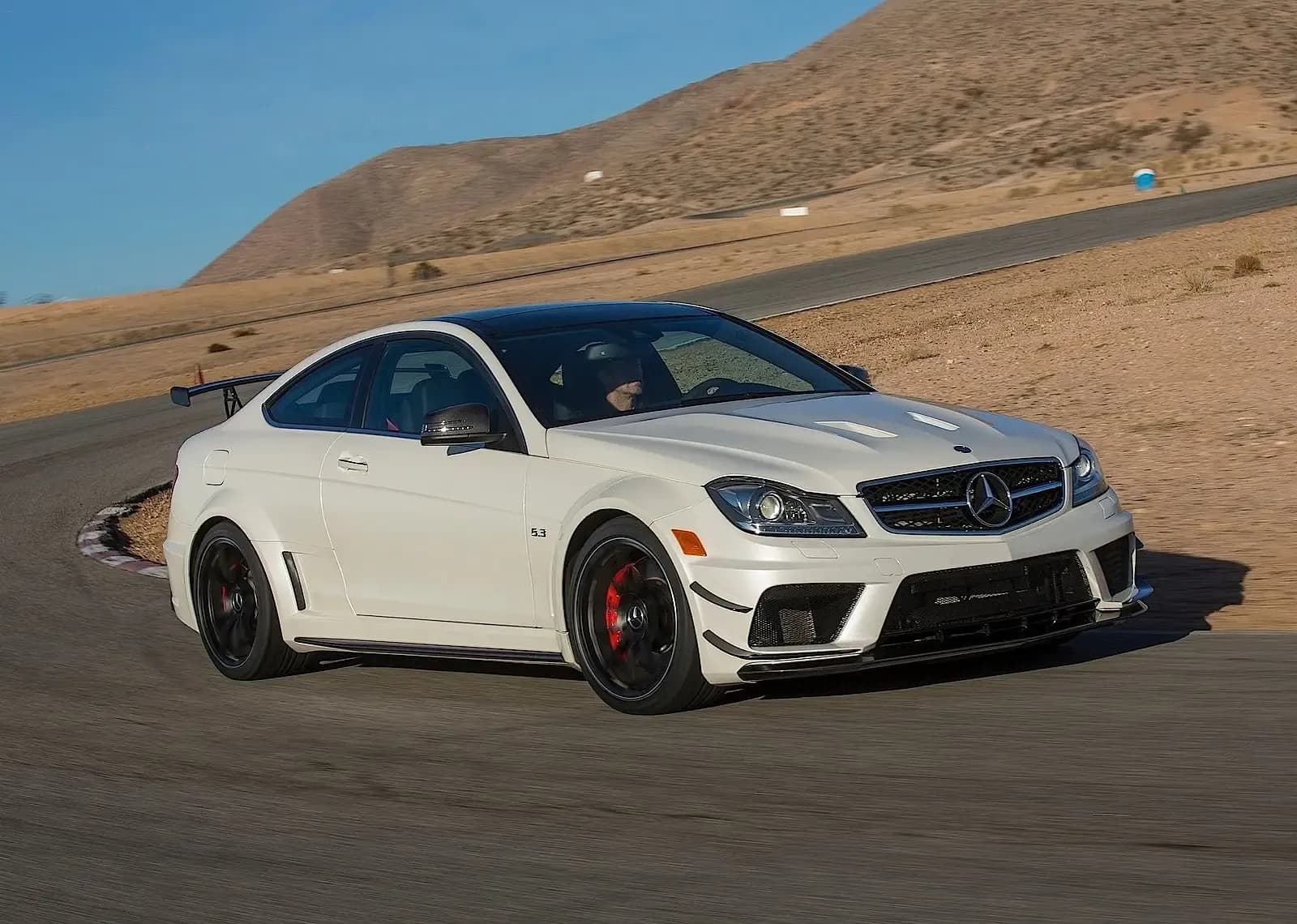MERCEDES-BENZ-C-Klasse-Coupe-AMG