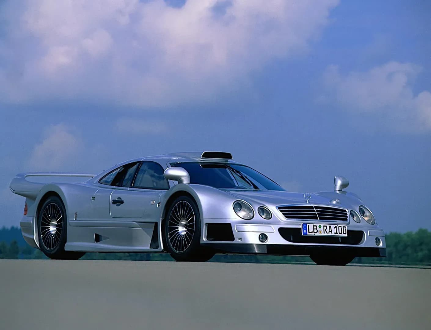 MERCEDES-BENZ-CLK-GTR