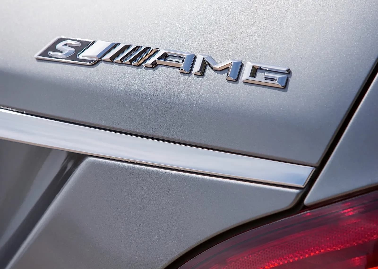 MERCEDES-BENZ-CLS-Shooting-Brake-AMG