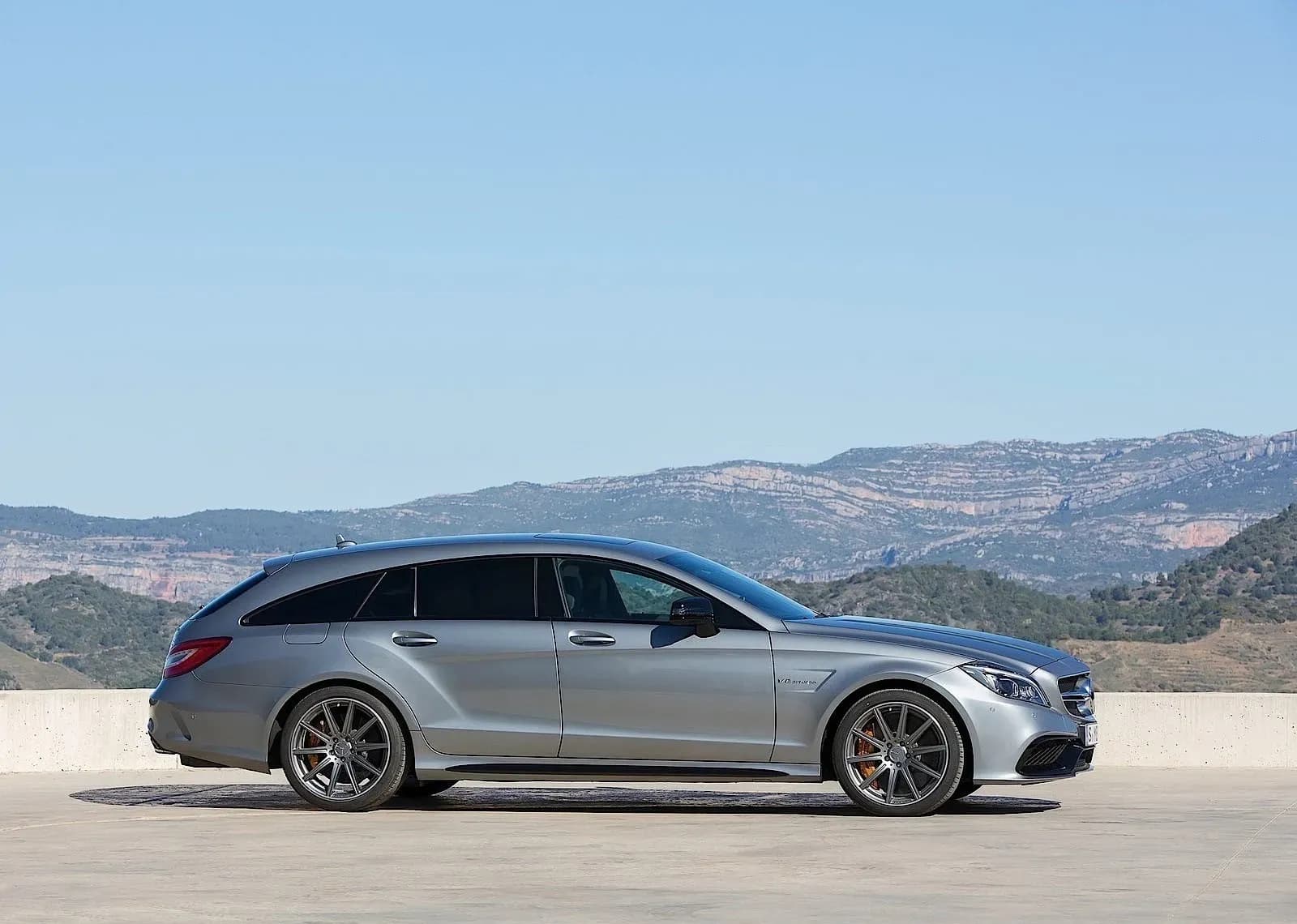 MERCEDES-BENZ-CLS-Shooting-Brake-AMG
